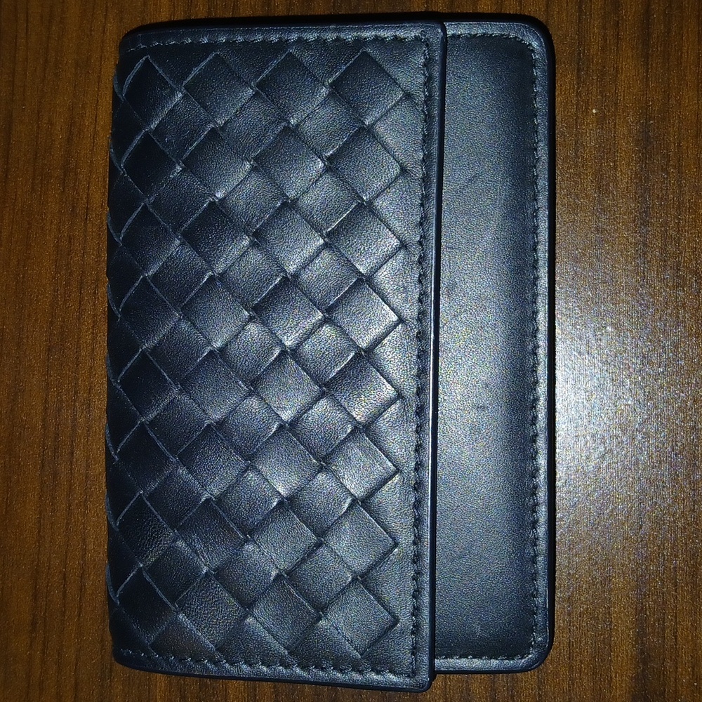 Authentic Bottega Veneta Cardholder - Picture 2 of 11